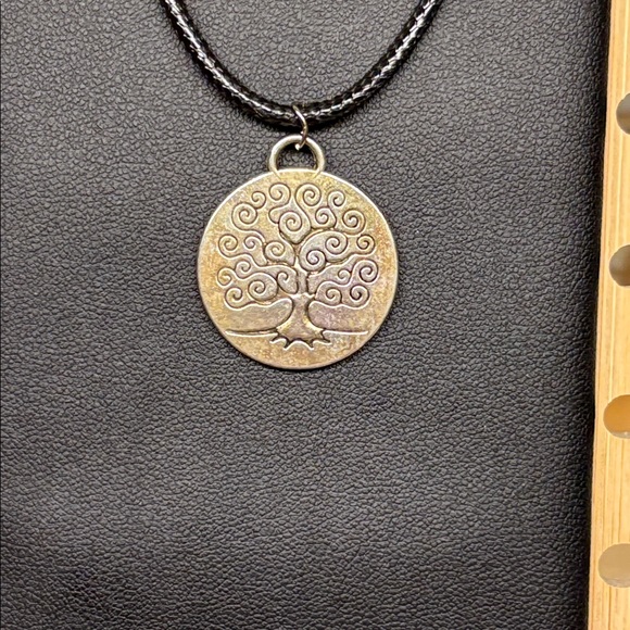 Tree Of Life Necklace - Picture 2 of 8